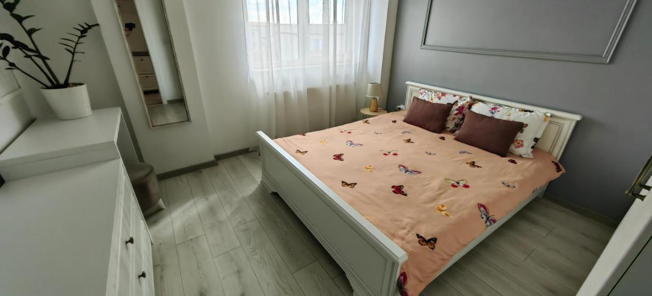 Apartament 1 Mai Bloc Nou-Self Check-In Craiova Exterior photo